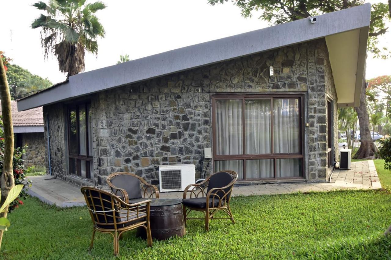 Caves County Resort Malegaon Exteriör bild