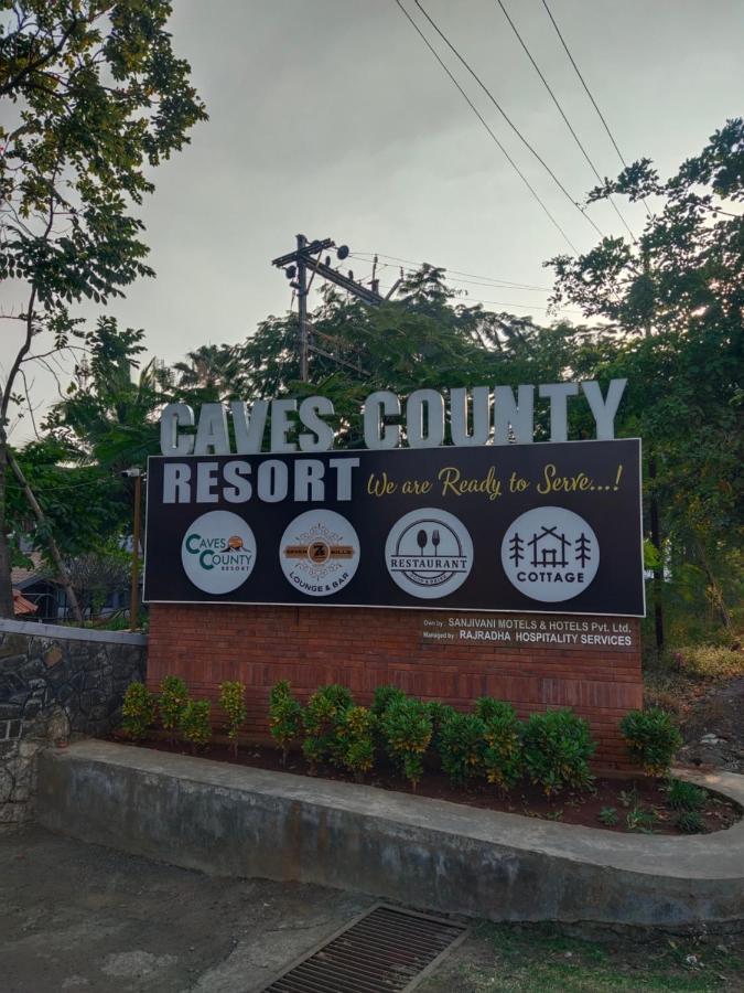 Caves County Resort Malegaon Exteriör bild